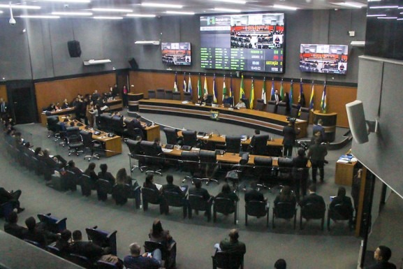 Aprovado PL que determina autoescolas a adaptarem veículos para pessoas com deficiência física ou mobilidade&nbsp;reduzida