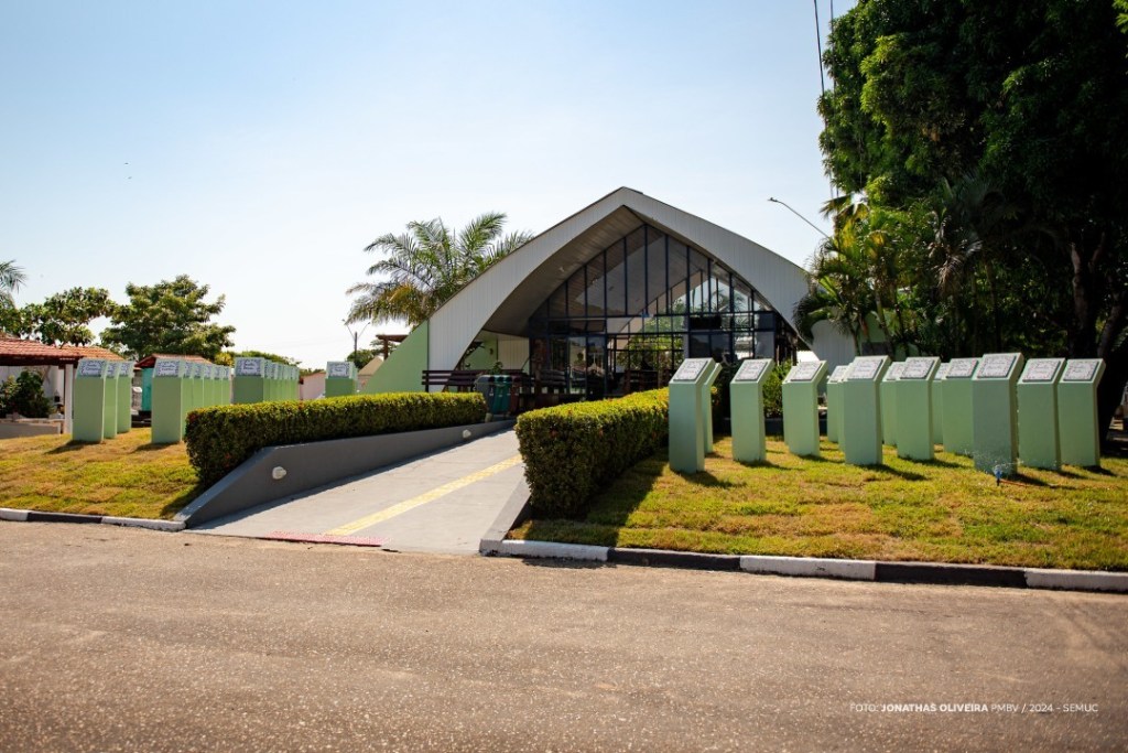 Prefeitura inicia preparação de cemitério para receber visitantes no Dia de&nbsp;Finados