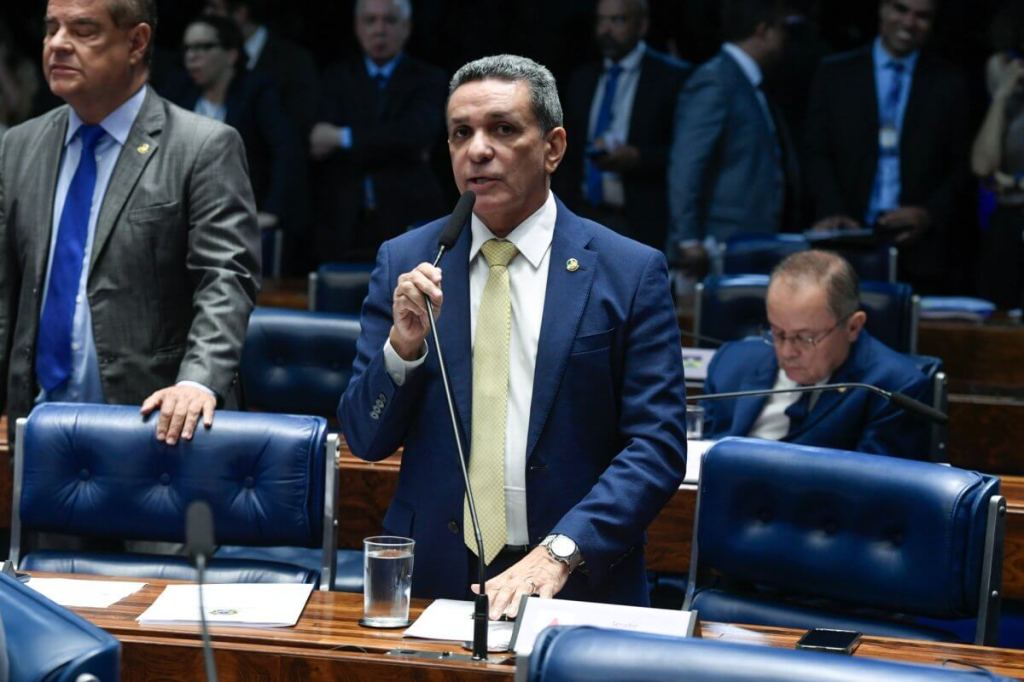 Senador Mecias propõe tornar o ensino de espanhol obrigatório no ensino&nbsp;médio