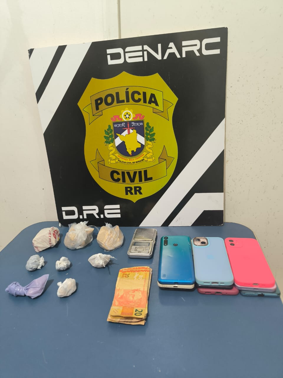 Polícia Civil prende irmãos por tráfico de drogas e associação para o tráfico no bairro Silvio&nbsp;Botelho