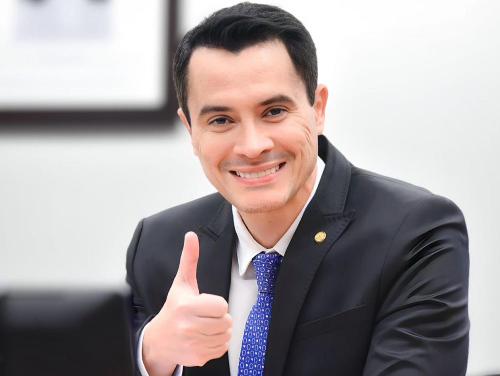 Zé Haroldo Cathedral anuncia mais R$ 584 mil para a atenção básica de saúde em Caroebe e&nbsp;Cantá