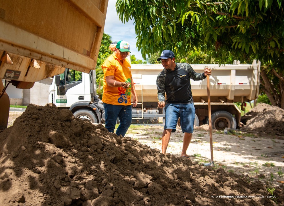 Mais de 1.600 toneladas de calcário são entregues a agricultores familiares para preparo de&nbsp;solo