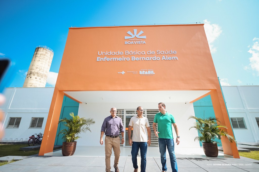 Prefeito Arthur Henrique entrega primeira UBS do conjunto Vila&nbsp;Jardim