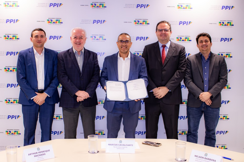 Prefeito Arthur Henrique fecha contrato com BNDES para uma das maiores expansões da educação infantil do&nbsp;país