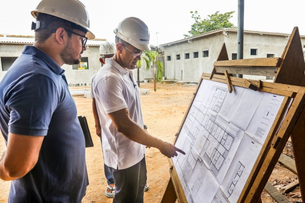 Arthur Henrique inspeciona obra de construção de novo prédio da UBS&nbsp;Olenka