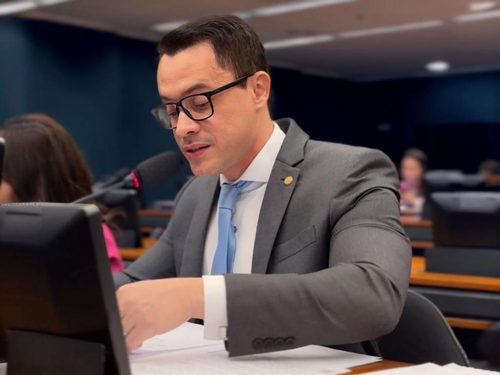 Aprovada proposta de Zé Haroldo Cathedral que aumenta segurança de pedestres com&nbsp;deficiência