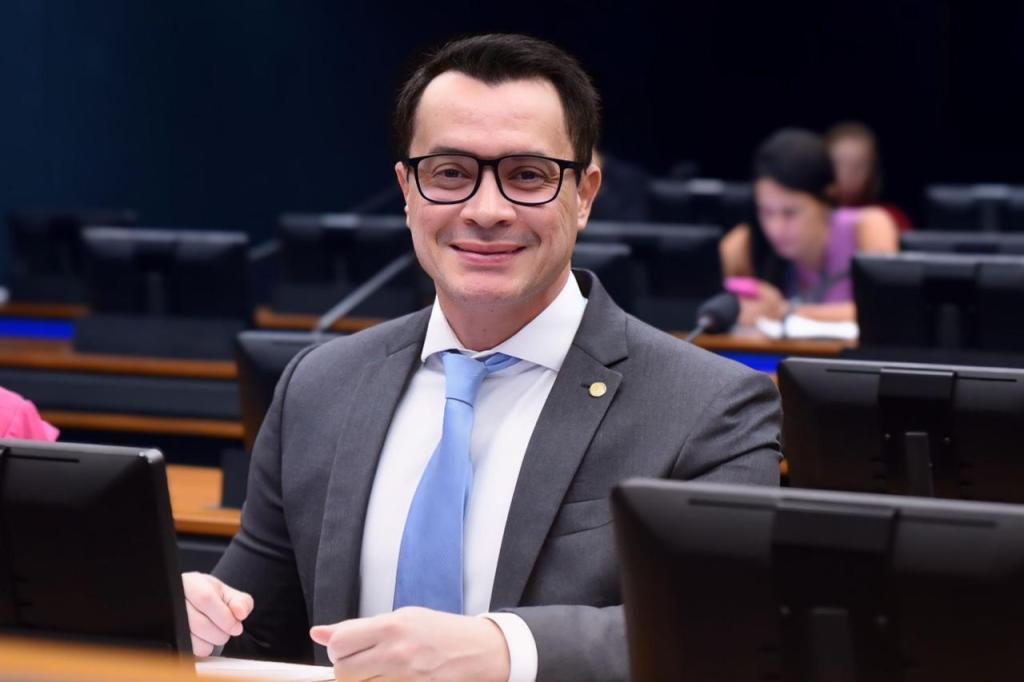 Comissão aprova parecer de Zé Haroldo que assegura atendimento prioritário a acompanhantes de pessoas com&nbsp;deficiência