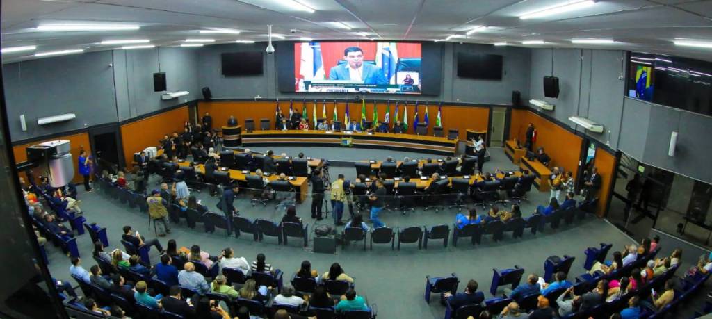 Deputados aprovam homenagens e entrega de comendas a personalidades de&nbsp;RR