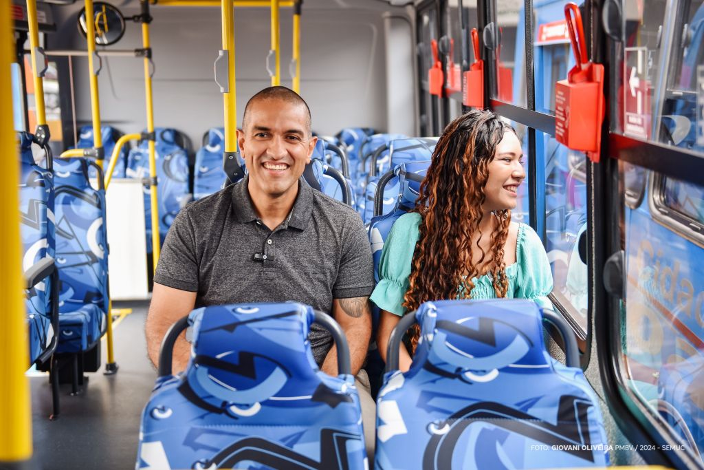Prefeito Arthur Henrique encaminha projeto de lei para garantir passe livre a&nbsp;estudantes