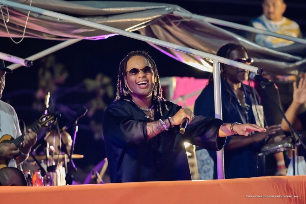 CARNAVAL 2026 – Ao som de Terra Samba e blocos de rua, boa-vistenses se despedem da folia na Praça Fábio&nbsp;Paracat