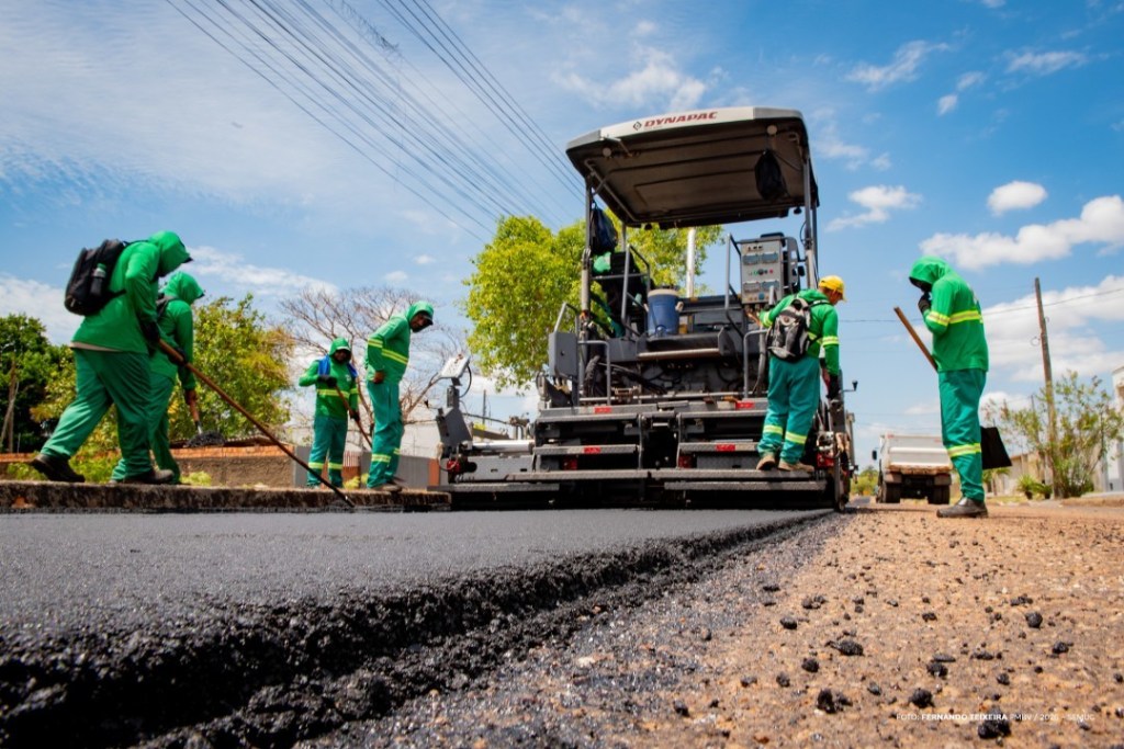 Bairro Caçari recebe 4,5 km de novo asfalto com serviço de&nbsp;recapeamento