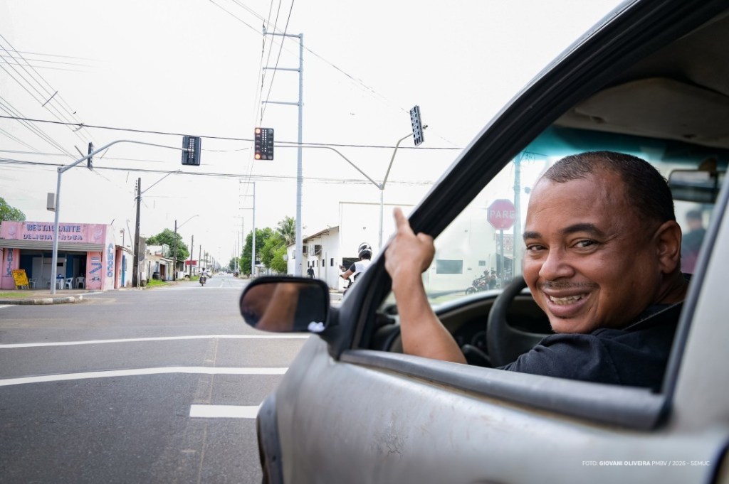 AV. LAURA PINHEIRO MAIA – Prefeitura instala 98º ponto semafórico para garantir mais segurança no&nbsp;trânsito