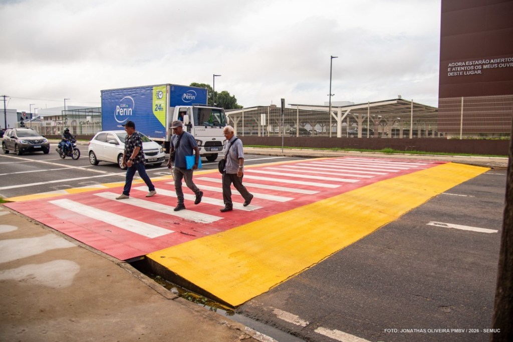 Faixas elevadas – Estruturas instaladas em vias movimentadas ajudam a organizar o trânsito e proteger&nbsp;pedestres