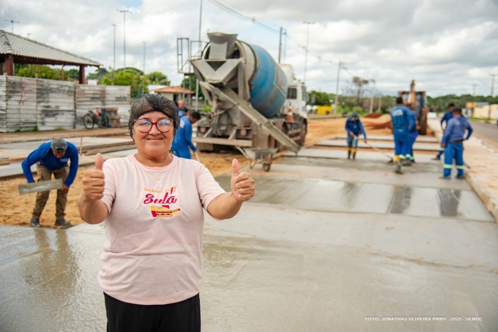 Praça do Centenário recebe obras de urbanização e novo estacionamento