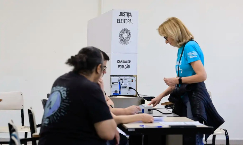 Cerca de 158,7 milhões de eleitores vão às urnas em todo o&nbsp;país